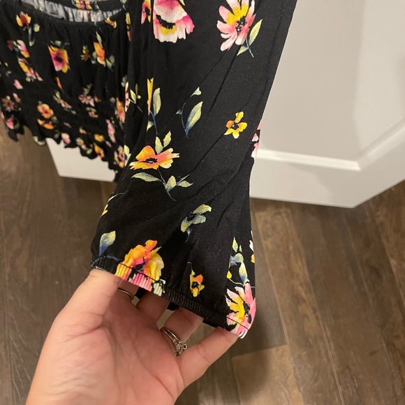 Floral Forever 21 smocked bubble sleeve top - Picture 4 of 4